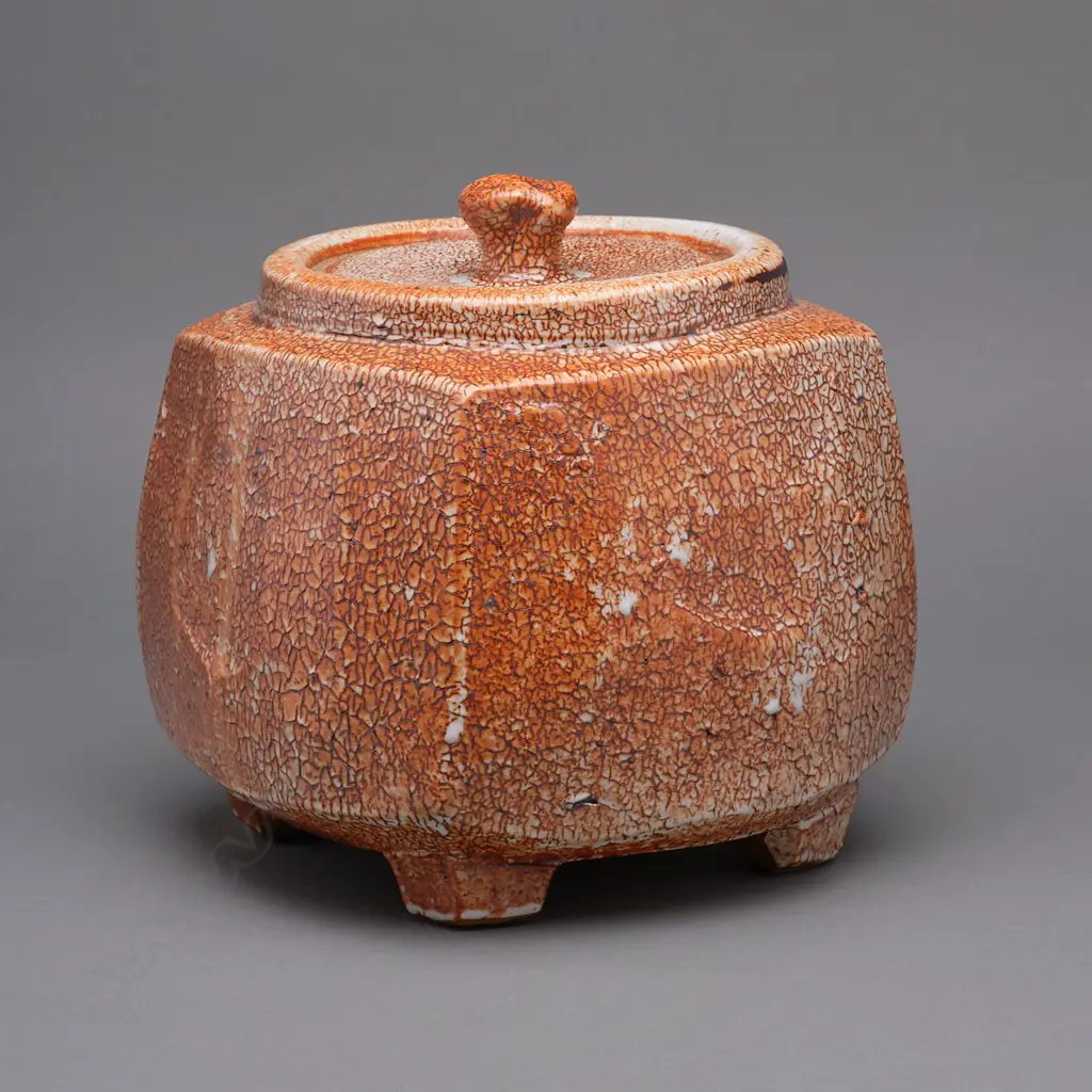 A Peter Alger stoneware covered box, Image 1++